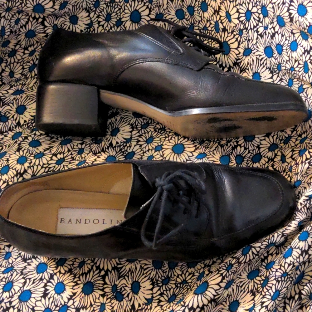 Vintage 90s chunky heel lace up leather granny boots